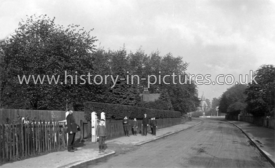 High Road, Loughton, Essex. c.1910.